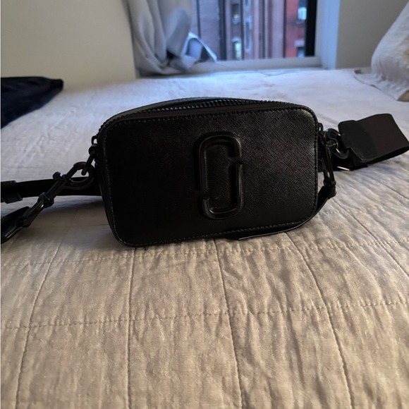 Marc Jacobs Handbags - Marc Jacobs Black Leather Snapshot Camera Crossbody